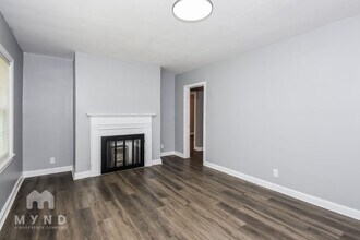 2313 Eastway Rd in Decatur, GA - Foto de edificio - Building Photo