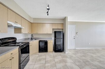 8687 River Homes Lane in Bonita Springs, FL - Foto de edificio - Building Photo
