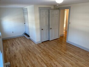 870 Woodbury Ave, Unit #2 in Portsmouth, NH - Building Photo - Building Photo