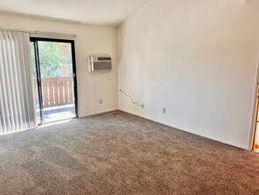 10232 Black Mountain Rd, Unit 94 in San Diego, CA - Building Photo - Building Photo