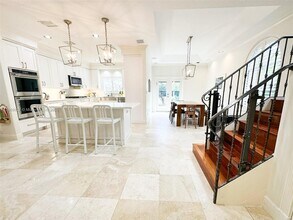 360 NE 7th Ave in Fort Lauderdale, FL - Building Photo - Building Photo