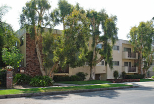 924 N Alfred St in West Hollywood, CA - Building Photo