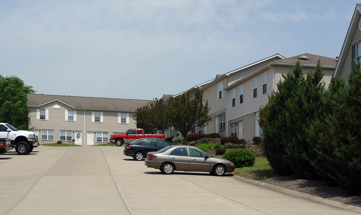 Rosewood Village Apartments in Hurricane, WV - Building Photo