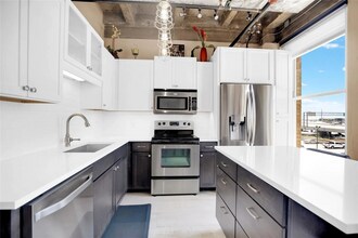 221 W Lancaster Ave, Unit Unit 3005 in Fort Worth, TX - Building Photo - Building Photo