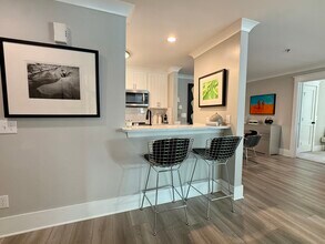 2424 Selwyn Ave in Charlotte, NC - Foto de edificio - Building Photo