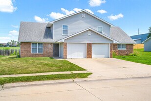 2507 Carnation Dr in Columbia, MO - Building Photo