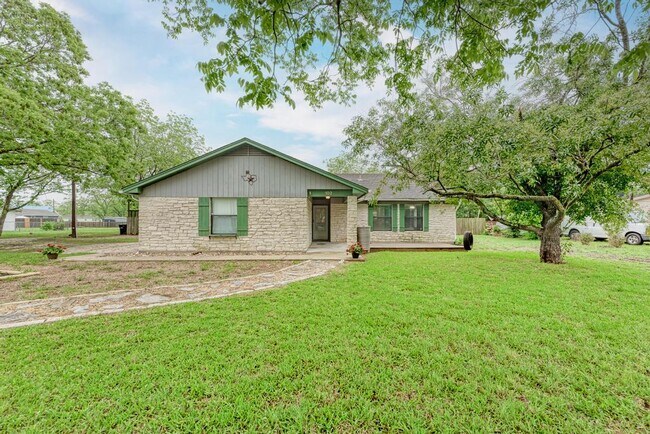 103 Hutto St in Hutto, TX - Building Photo - Building Photo
