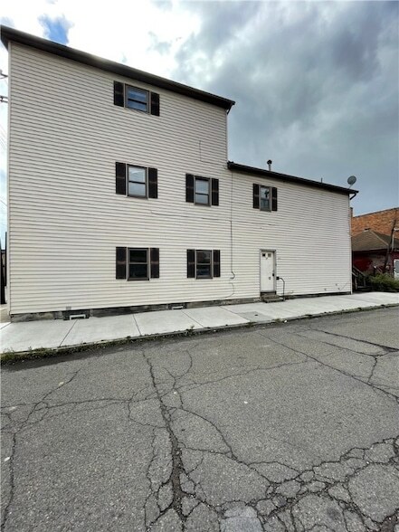 235 Ella St, Unit 1 in Pittsburgh, PA - Building Photo