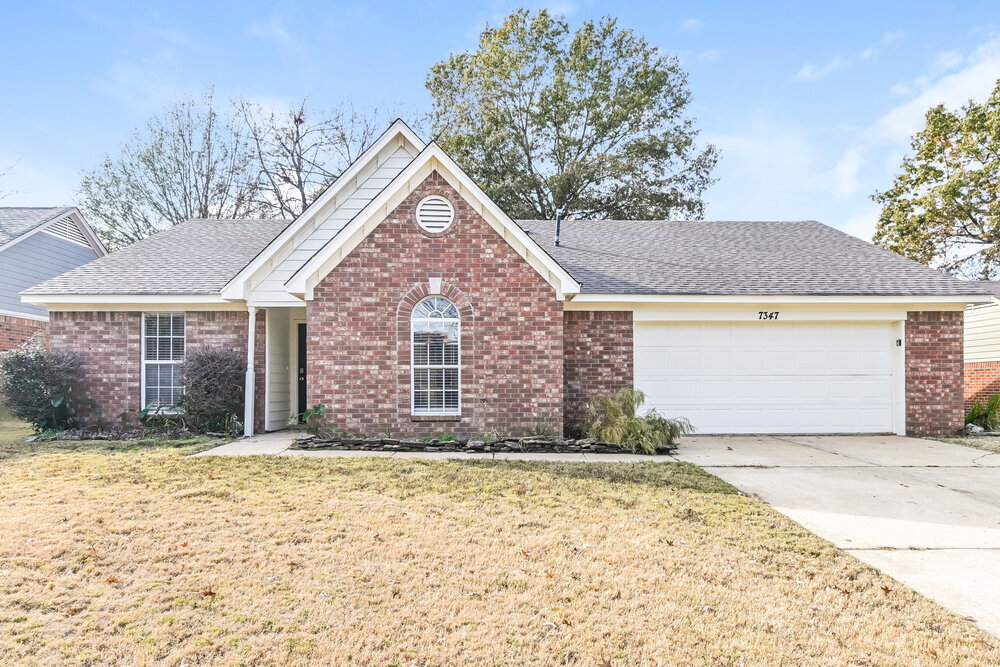 7347 Fox Trace Cove in Southaven, MS - Building Photo