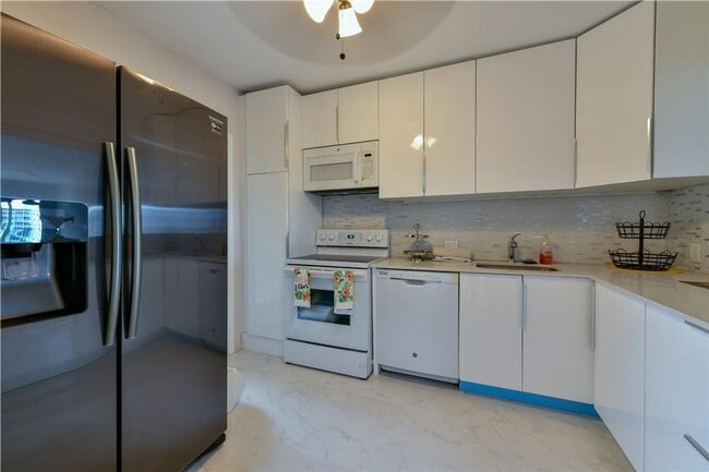 property at 2751 N Palm Aire Dr