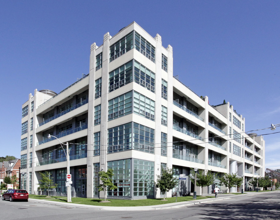 Madison Avenue Lofts in Toronto, ON - Building Photo