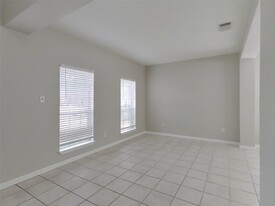 5911 Klamath Falls Ct in Houston, TX - Building Photo
