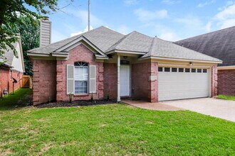 1006 Nolan Ln in Cordova, TN - Building Photo - Building Photo