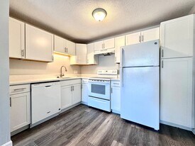 130 North St, Unit 5 in Newton, MA - Building Photo