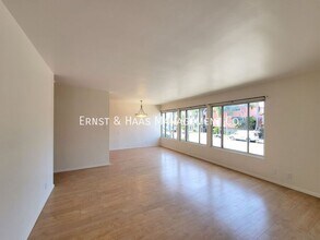 1250 E Ocean Blvd in Long Beach, CA - Building Photo - Building Photo