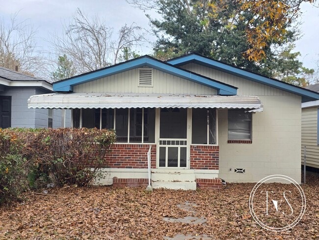 property at 816 W 48th St