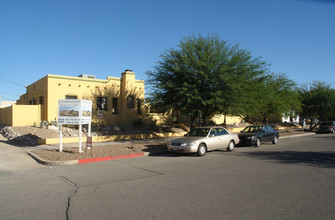 El Capitan Apartments in Tucson, AZ - Building Photo - Building Photo