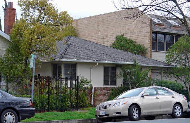 2815 T St in Sacramento, CA - Foto de edificio - Building Photo