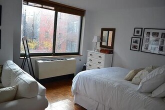 295 Greenwich St in New York, NY - Building Photo - Building Photo