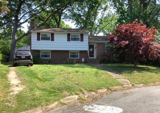 property at 1633 Tallwood Ct