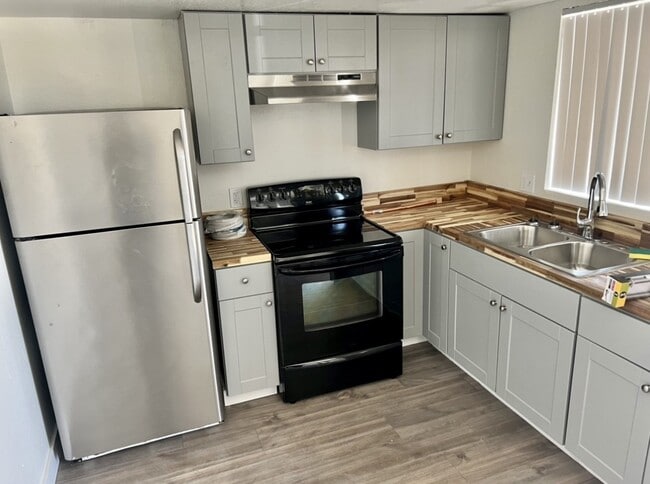 45 N Phyllis, Unit 216 in Mesa, AZ - Building Photo - Building Photo