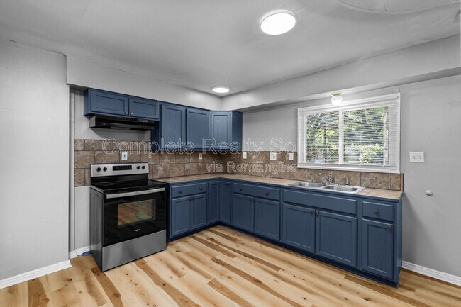 10465 Lord Dr in St. Louis, MO - Building Photo - Building Photo