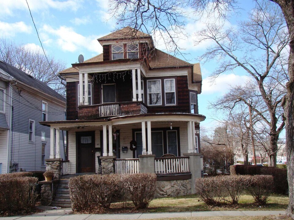 10 Worrall Ave in Poughkeepsie, NY - Building Photo