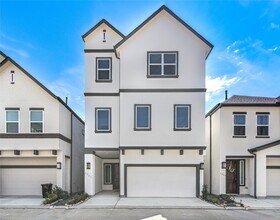 1931 Pueblo Nuevo Path in Houston, TX - Building Photo - Building Photo