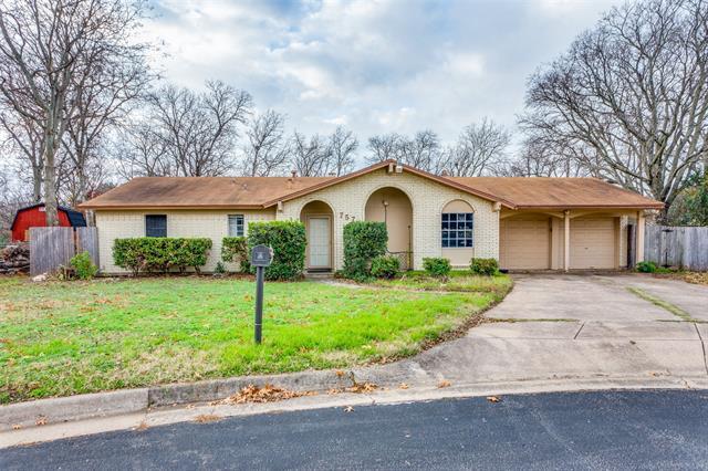 757 Meadowlark Cir in Crowley, TX - Building Photo