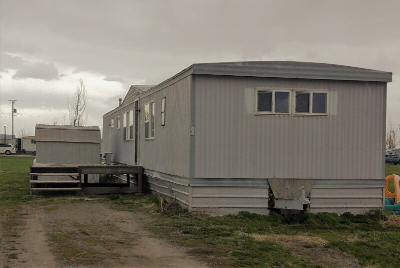 22445 Frontage Rd in Belgrade, MT - Foto de edificio