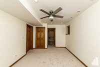 4625 N Dover St, Unit G in Chicago, IL - Building Photo - Building Photo