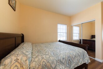 2721 W 82nd Pl, Unit 1Bedroom in Inglewood, CA - Building Photo - Building Photo