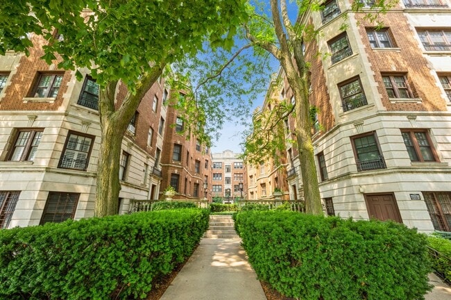 property at 2326 N Lincoln Park W