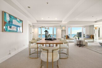 10 Rowes Wharf in Boston, MA - Building Photo - Building Photo