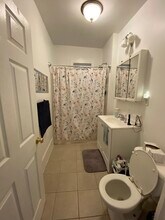 147 Kelton St, Unit 1 in Boston, MA - Foto de edificio - Building Photo