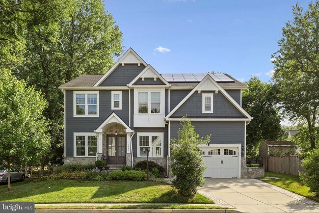 property at 1003 Hillcrest Dr SW
