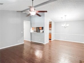 130 Warm Springs Cir in Roswell, GA - Building Photo - Building Photo