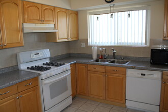 9207 Skokie Blvd in Skokie, IL - Building Photo - Building Photo