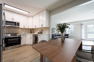 Fox Ridge and Lakeview Apartments in Limerick, PA - Foto de edificio - Building Photo