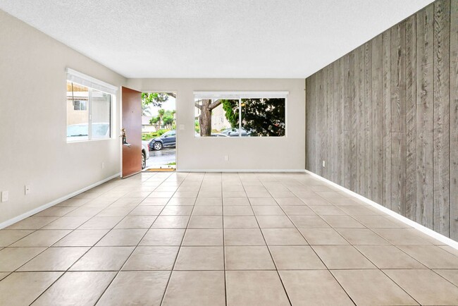 7833 Camino Raposa in San Diego, CA - Building Photo - Building Photo