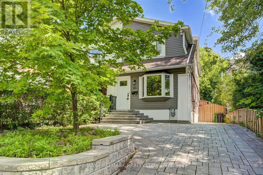 301 Silver Birch Ave in Toronto, ON - Building Photo