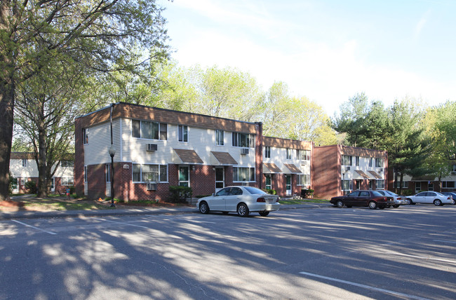 Eastbrook Apartments in Springfield, MA - Building Photo - Building Photo