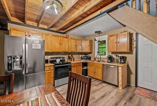 1564 Providence Rd in Pigeon Forge, TN - Foto de edificio - Building Photo