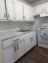 180 Windsor E in West Palm Beach, FL - Building Photo