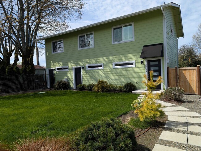 property at 2414 N Stevens St