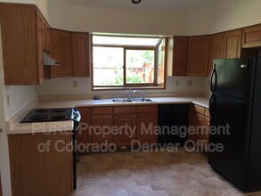 9996 Spring Hill Ln in Highlands Ranch, CO - Building Photo - Building Photo