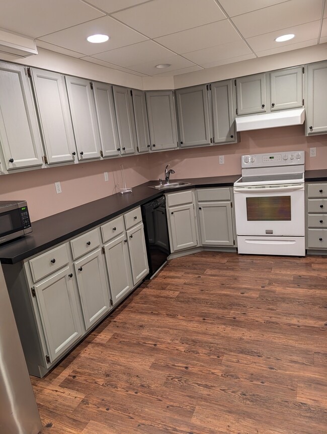 1480 Main Rd in Westport, MA - Building Photo - Building Photo