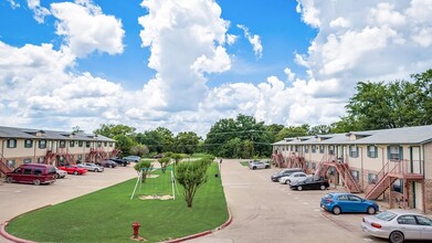 Canton Place Apartments in Canton, TX - Building Photo - Building Photo