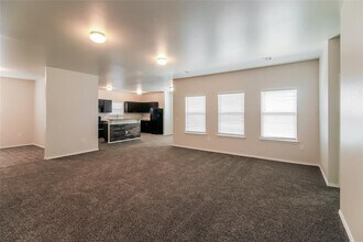 909 N Donald Way in Mustang, OK - Building Photo - Building Photo