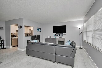 436 Fanshaw K in Boca Raton, FL - Building Photo - Building Photo